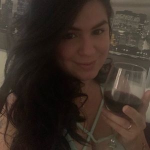 Meet your Posher, Roxanne